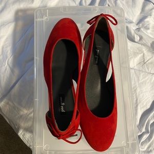 NWOT Paul Green red ballet flats